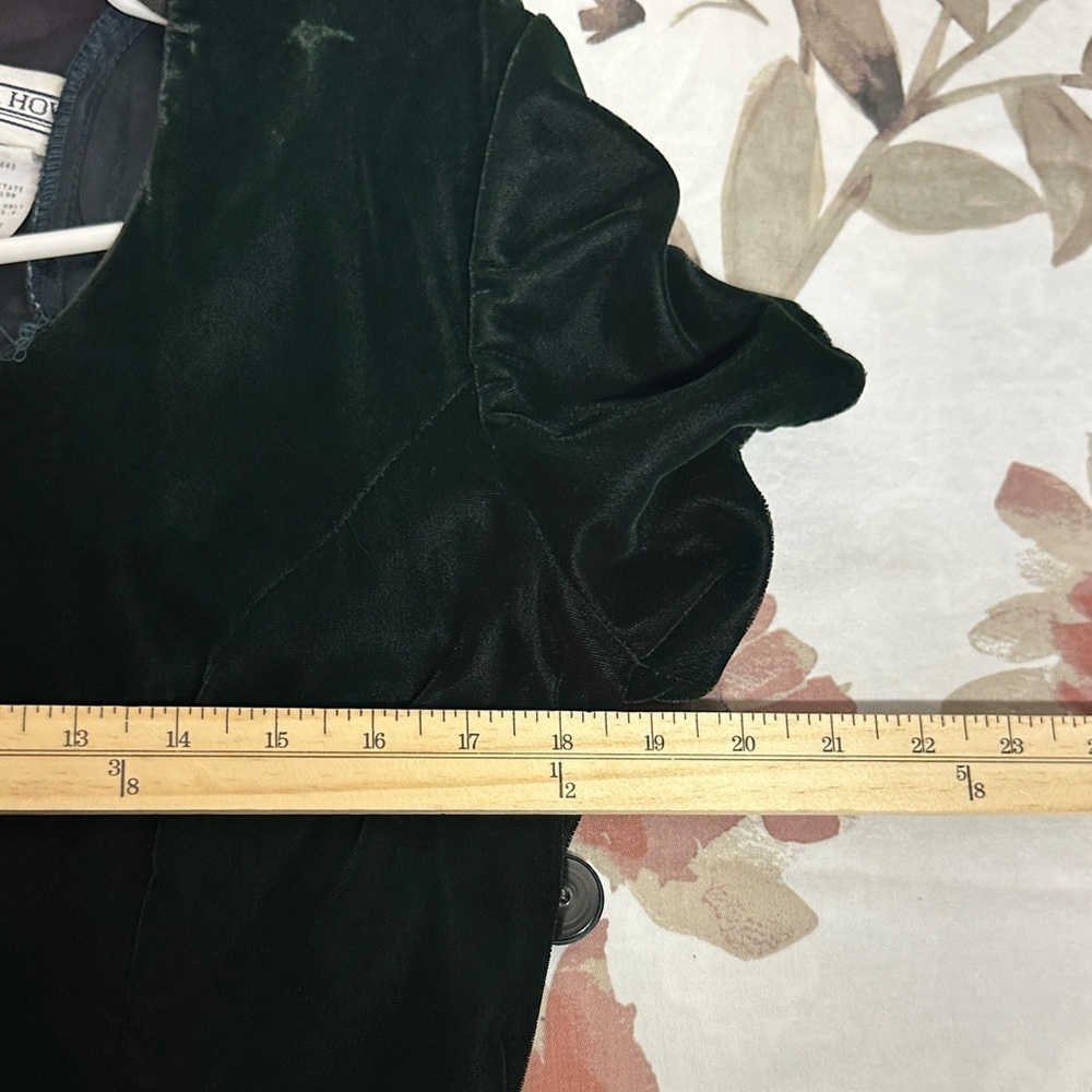 Jessica Howard Elegant Green Velour Midi Dress with Elegant Side Button - Picture 8 of 9